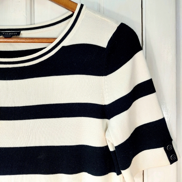 Talbots Black & White Scoop Neck Top w/ Tabbed Sleeves & Buttons Sz M - Picture 3 of 11